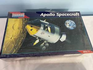 lot 53 image: Monogram Apollo Spacecraft Model Kit