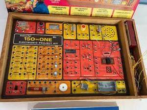 lot 65 image: 1976 Science Fair Kit with Wooden Base