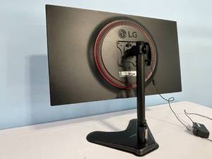 lot 76 image: LG V-I-V Monitor with Stand