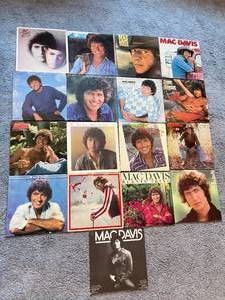 lot 215 image: Mac Davis Record Album Lot
