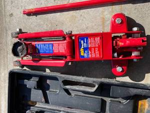 lot 249 image: MVP Pro Lift 4000 Lb Hydraulic Floor Jack in Original Case