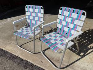 lot 258 image: 2 Folding Patio Chairs