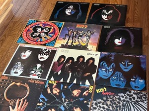 lot 336 image: (17) KISS Record Albums