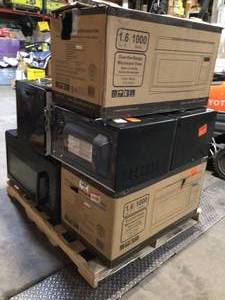 Pallet of Assorted Microwaves Salvage  See Pictures