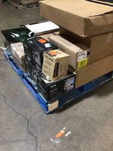Pallet of Mixed Assorted Flooring Various Models and Conditiohns See Pictures