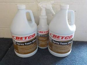 lot 25 image: 2 Gallon Jugs Betco Spray Foam Ultr...
