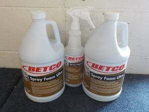 lot 26 image: 2 Gallon Jugs Betco Spray Foam Ultr...