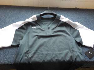 lot 178 image: 6 Nike Mens size S Dri Fit Grey wi...
