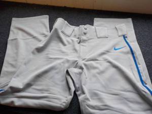 lot 183 image: 5 pair Nike Baseball Pants Boy size...