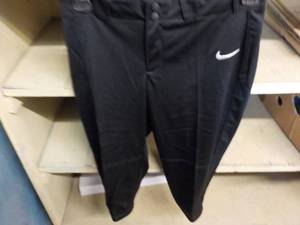 lot 190 image: 6 Nike Girls size XL Black Softball...