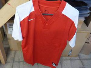 lot 204 image: 6 Nike Mens size M Red and White D...