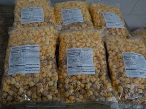 lot 261 image: 6 - 12 oz Bags Cheesy Caramel Mix P...