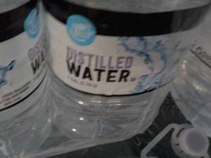 lot 279 image: 12 - 1 Gallon Jugs Distilled Water...