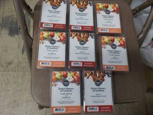 lot 323 image: 8 Better Homes and Gardens Scented ...