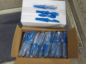 lot 381 image: Box of 50 Royal Blue Plastic Cutler...