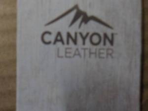 lot 402 image: Canyon Leather Hanging Travel Bag...