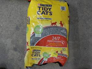 lot 57 image: 30 lb. Bag Purina Tidy Cats Clay Li...