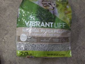 lot 63 image: 20 lb.  Bag Vibrant Life Unscented ...