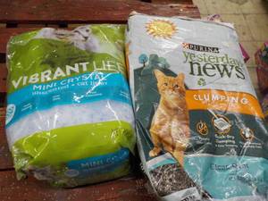 lot 70 image: Purina and Vibrant Life Cat Litter...