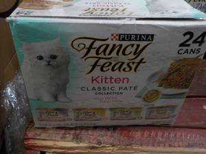 lot 89 image: Purina Fancy Feast 24 Cans Cat Food...