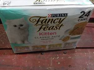 lot 90 image: Purina Fancy Feast 24 Cans Cat Food...