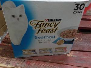 lot 93 image: Purina Fancy Feast 30 Cans Cat Food...