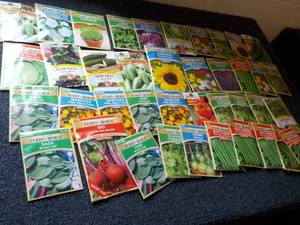 lot 119 image: 40 Vegetable and Flower Seed Packet...