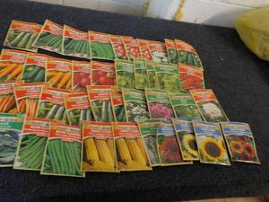 lot 125 image: 40 Vegetable and Flower Seed Packet...