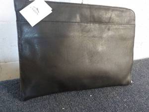 lot 138 image: Canyon Leather Carrying Case...