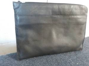 lot 140 image: Canyon Leather Carrying Case...