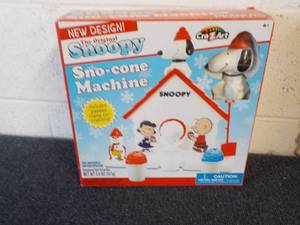 lot 143 image: Snoopy Sno Cone Machine...