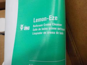 lot 3 image: Case of 12 - 32 oz Bottles Ecolab L...