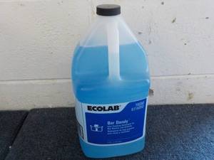 lot 8 image: 1 Gallon Ecolab Bar Dandy Detergent...