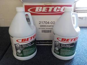 lot 9 image: 2 Gallon Jugs Betco Natural Degreas...