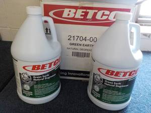 lot 10 image: 2 Gallon Jugs Betco Natural Degreas...