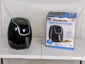 lot 74 image: POWERXL Power XL 5 qt. Vortex Air Fryer in Black
