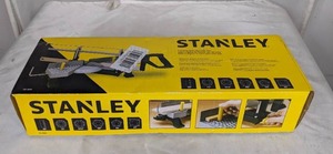 lot 132 image: Stanley 20-800 Adjustable Angle Clamping Mitre Box With 22 Saw