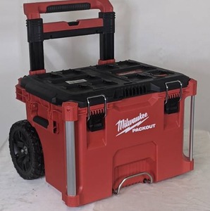 lot 37 image: Milwaukee PACKOUT 22 in. Rolling Tool Box