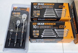 lot 210 image: NEW Gearwrench 90T Gearpack SAEMetric Ratcheting Wrench and Ratchet Tool Set (25-Piece)