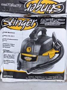 lot 220 image: Stinger 2.5 Gal. 1.75-Peak HP Compact WetDry Shop Vacuum