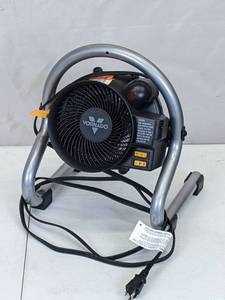 lot 240 image: Vornado Velocity 1500-Watt HD Forced Air Electric Portable Heater