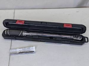 lot 250 image: New Husky 50 ft. lbs. to 250 ft. lbs. 12 in. Drive Torque Wrench