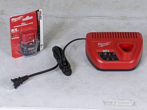 lot 248 image: Milwaukee M12 12-Volt 3.0Ah Lithium-Ion Compact Battery Pack