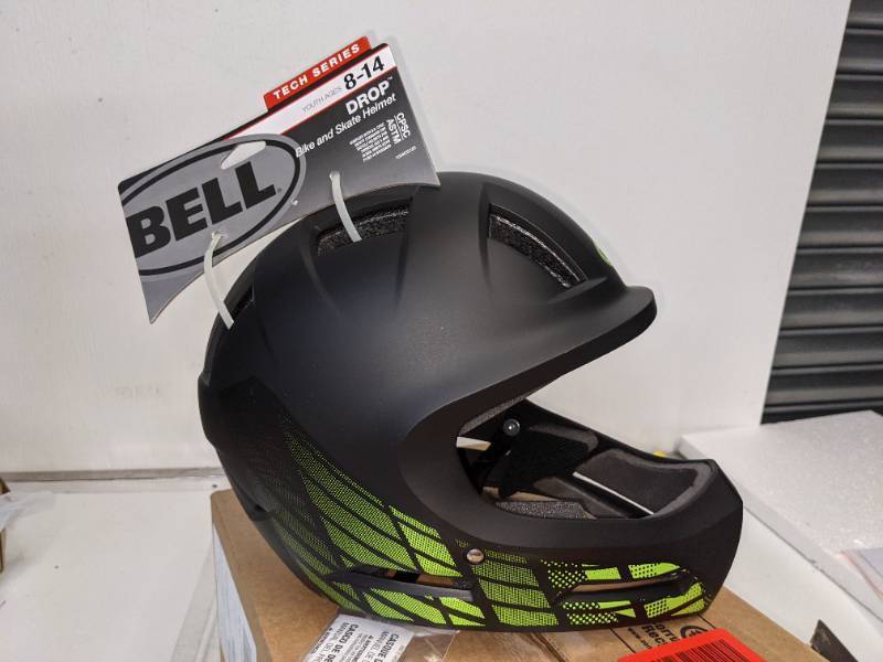 lot 134 image: Bell Drop Youth BMX Bike and Skate Helmet, 7106369, Matte Black