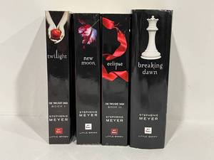 lot 26 image: Twilight Saga
