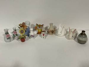 lot 79 image: Variety Of Small Collectible Porcelain figurines