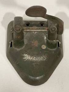 lot 5 image: Vintage Marvel Two Hole Punch