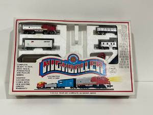 lot 9 image: Bachmann Highballer Electric Locomotive Train Set