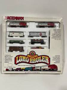 lot 10 image: Bachman Electric Train Set