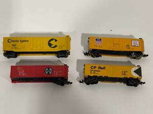 lot 15 image: Electric Train Cars